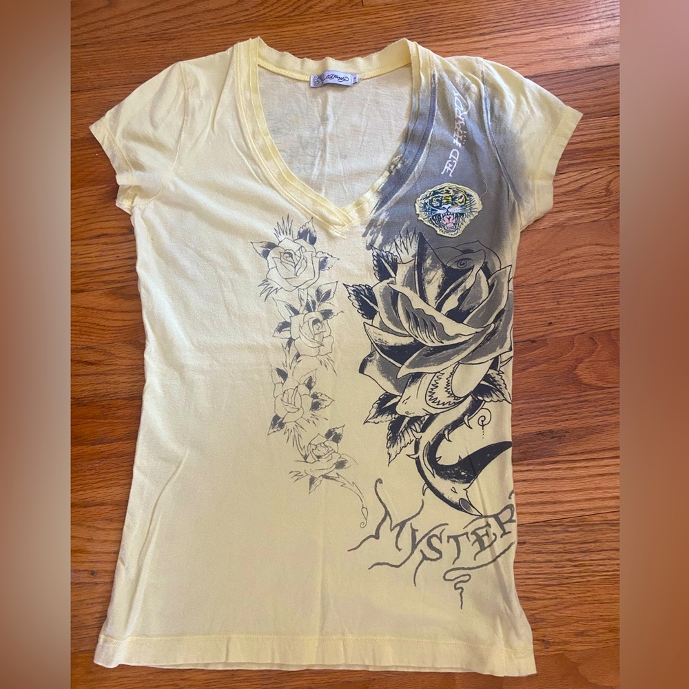 Y2K Ed Hardy Pale Yellow  Fitted Graphic Cap Sleeve Tee Size Small   EUC